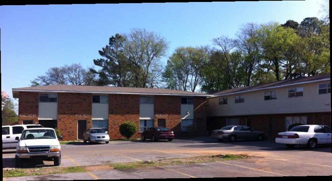 Merrimack Village in Huntsville, AL - Building Photo - Building Photo
