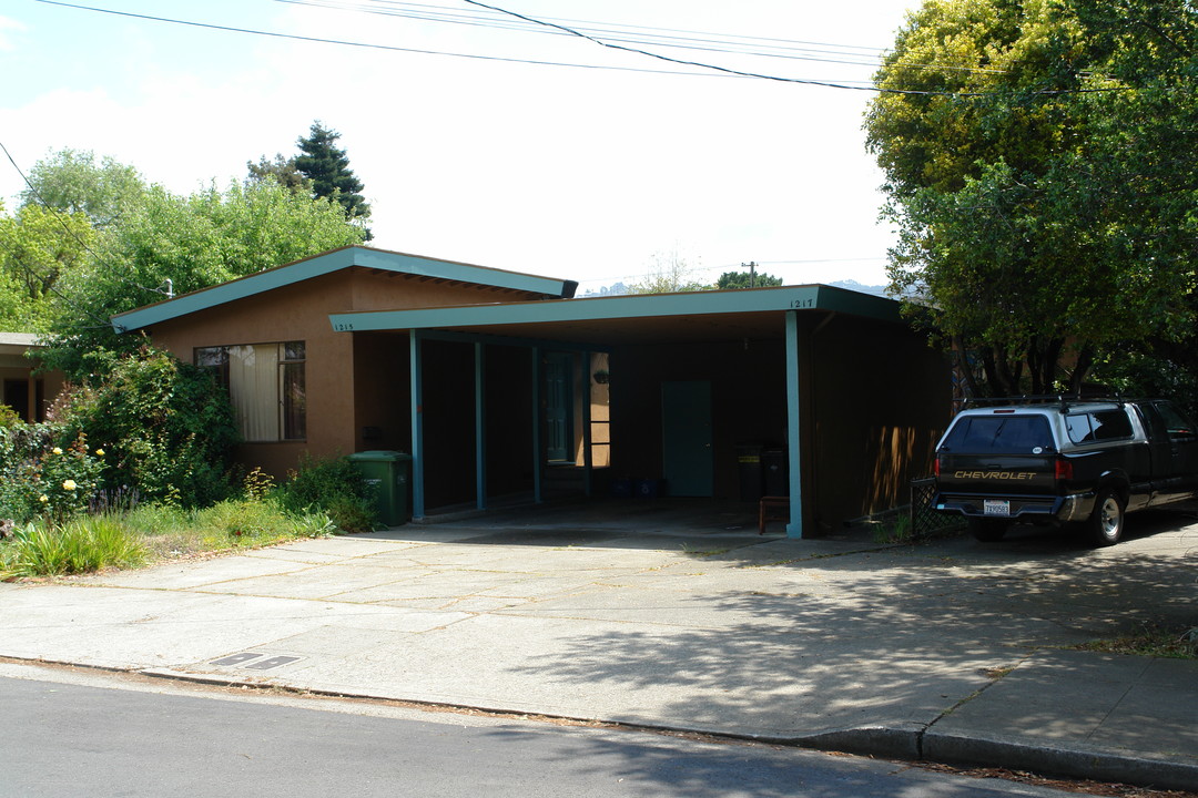 1215-1217 Santa Fe Ave in Berkeley, CA - Building Photo