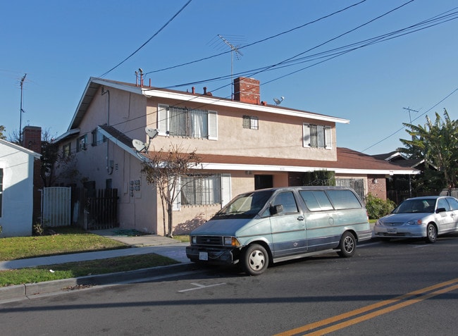 3829 E 60th St in Huntington Park, CA - Foto de edificio - Building Photo