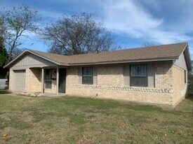 6445 Baraboo Dr in Dallas, TX - Building Photo
