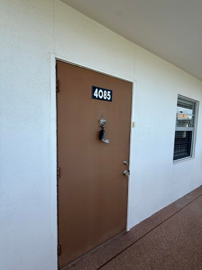 4085 Cornwall E in Boca Raton, FL - Building Photo - Building Photo