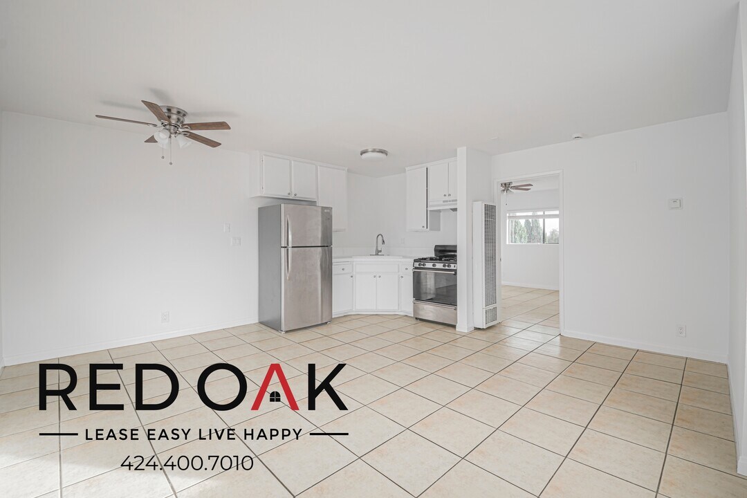 25108 Normandie Ave in Los Angeles, CA - Foto de edificio