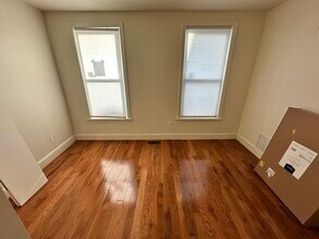130 W 8th St, Unit 1 in Boston, MA - Building Photo - Building Photo