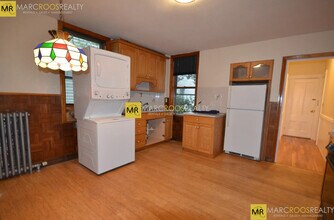 234 Cypress St, Unit 3 in Brookline, MA - Building Photo - Building Photo