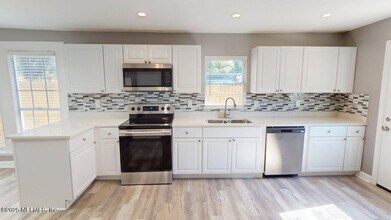 5336 Cruz Rd in Jacksonville, FL - Building Photo - Building Photo