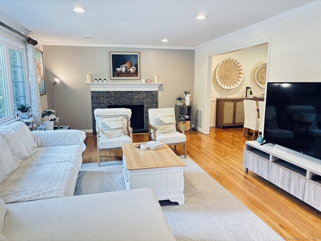 43 Kent Hills Ln in Wilton, CT - Building Photo - Building Photo