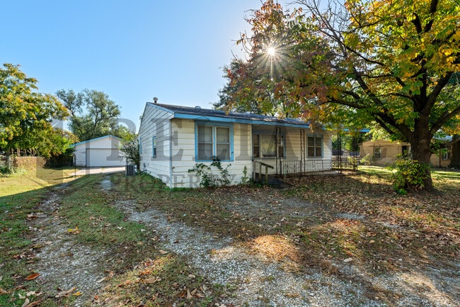 918 N Clara St in Wichita, KS - Building Photo - Building Photo