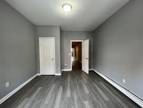 97 Wilkinson Ave in Jersey City, NJ - Foto de edificio - Building Photo