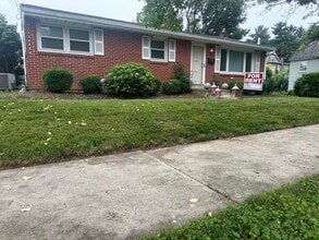 337 W Green St, Unit House in Mechanicsburg, PA - Foto de edificio - Building Photo