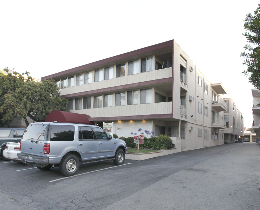 Weddington Park Apartments in North Hollywood, CA - Building Photo