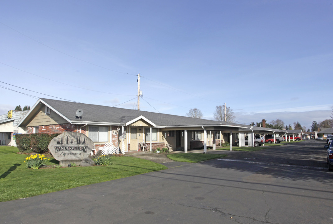 Vandervelden Apartments in Forest Grove, OR - Building Photo