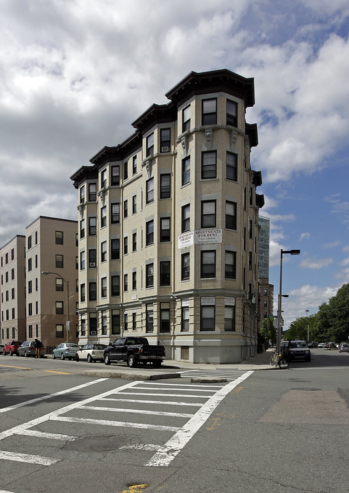 204 Hemenway St in Boston, MA - Building Photo