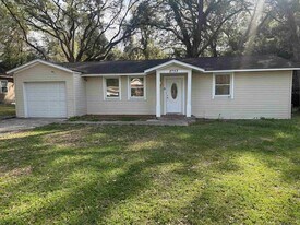 2753 Kennedy Dr in Tallahassee, FL - Building Photo