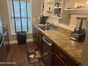 93 Thimbleberry Rd in Ballston Spa, NY - Building Photo - Building Photo