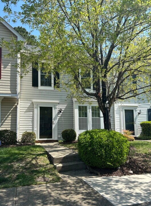 3017 Montfort Loop in Richmond, VA - Building Photo