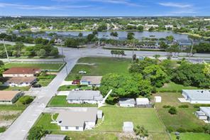 2055 NW 8th St in Pompano Beach, FL - Building Photo - Building Photo