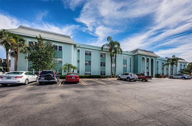 1706 Belleair Forest Dr in Belleair, FL - Building Photo - Building Photo