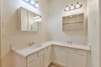 10909 Redbird in Conroe, TX - Building Photo - Building Photo