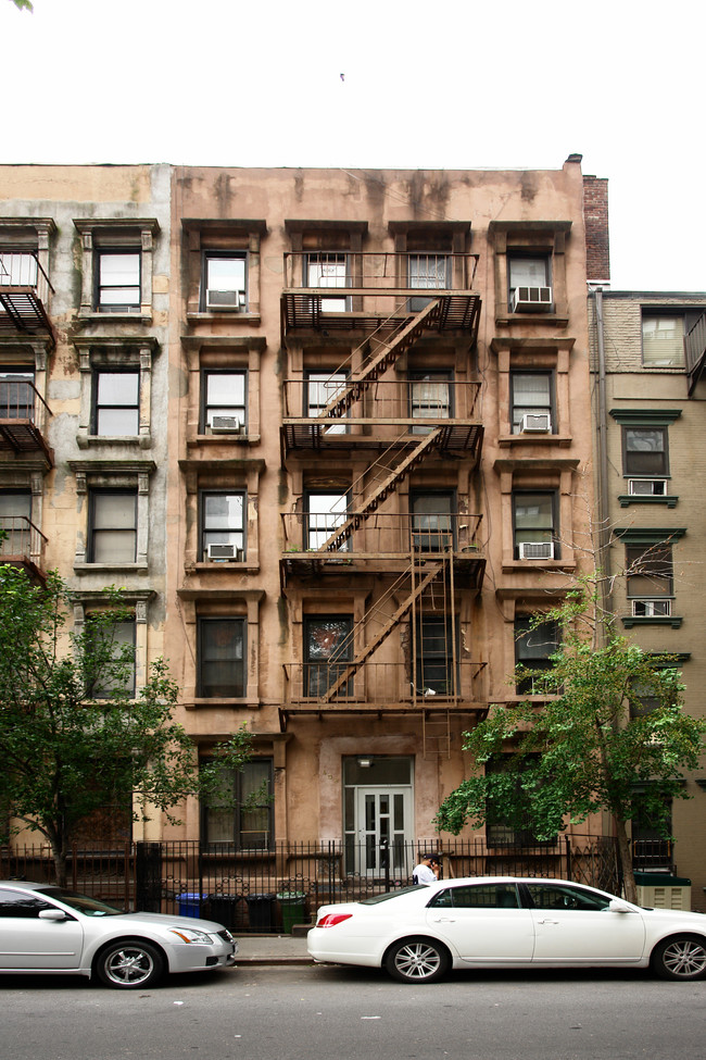 408 W 25th St in New York, NY - Building Photo - Building Photo