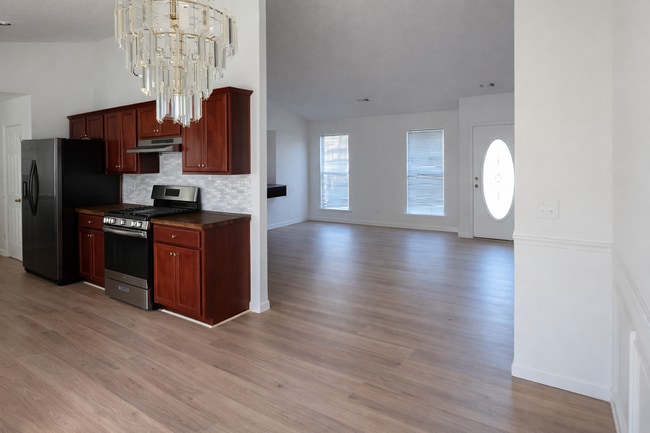 5666 La Fleur Trl in Stonecrest, GA - Foto de edificio - Building Photo