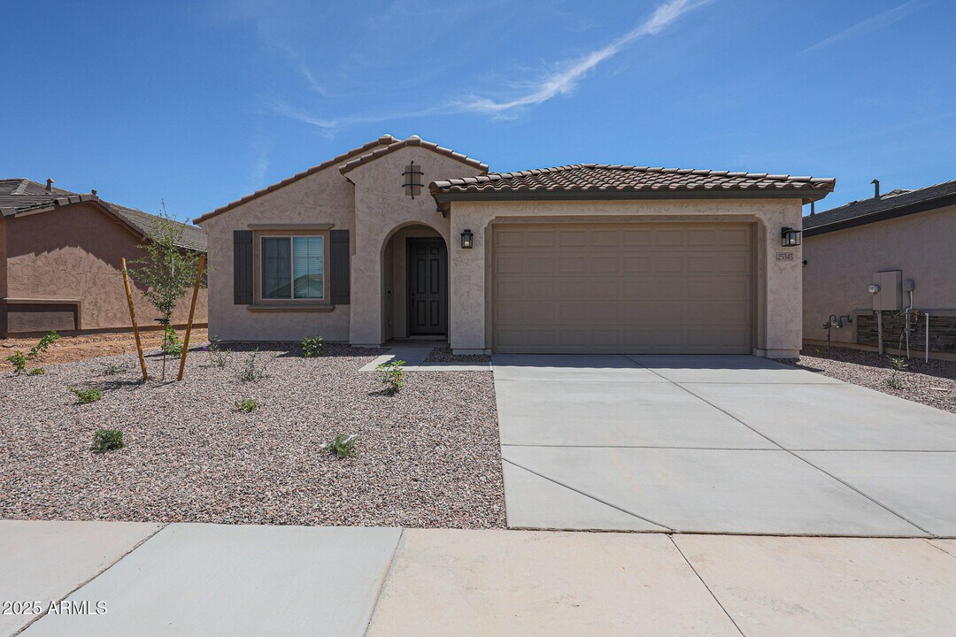 25345 N 172nd Dr in Surprise, AZ - Building Photo