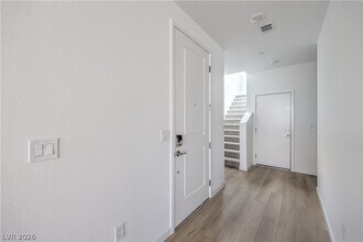 11804 Waterbird Ave in Las Vegas, NV - Building Photo - Building Photo