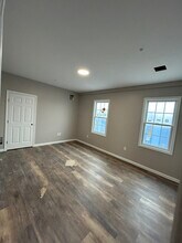 413 State Rd, Unit 1C in Dartmouth, MA - Foto de edificio - Building Photo