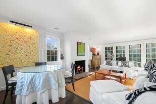 99 Egypt Ln in East Hampton, NY - Building Photo