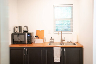 1506 Kenwood Ave-Unit -ID1058613P in Austin, TX - Building Photo - Building Photo