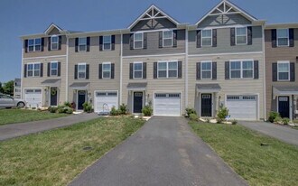 28 Sebago Pl in Martinsburg, WV - Building Photo