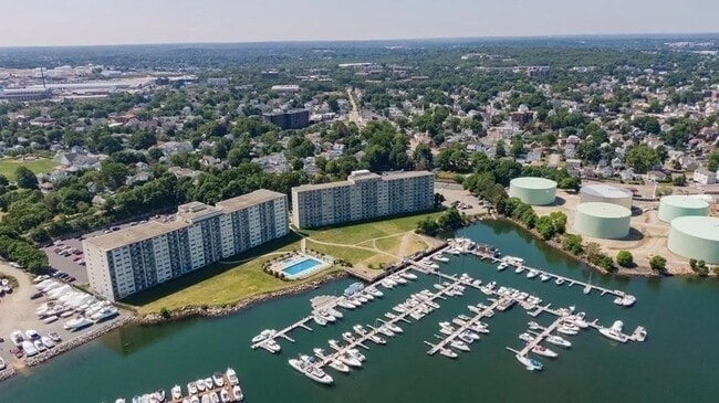 200 Cove Way in Quincy, MA - Building Photo - Building Photo