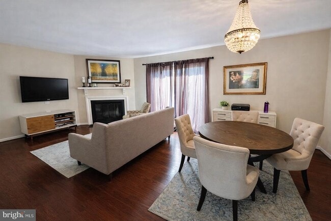 6046 Bonnie Bern Ct in Burke, VA - Building Photo - Building Photo