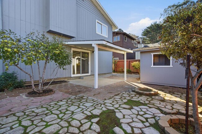 511 Buel Ave in Pacifica, CA - Building Photo - Building Photo