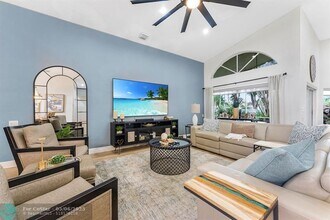 7086 Falls Rd E in Boynton Beach, FL - Building Photo - Building Photo