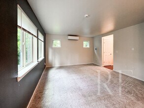 3568 SE Silverview Way in Port Orchard, WA - Building Photo - Building Photo