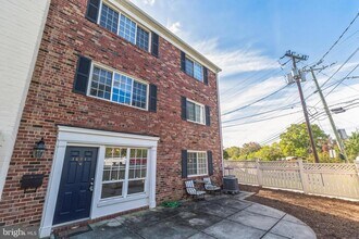 1601 N Van Dorn St in Alexandria, VA - Building Photo - Building Photo