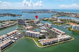 7400 Sun Island Dr S, Unit 401 in South Pasadena, FL - Building Photo - Building Photo