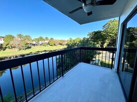 10315 NW 9th Street Cir in Miami, FL - Building Photo