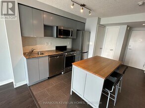 4301-15-2315 Fort York Blvd in Toronto, ON - Building Photo - Building Photo
