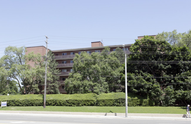 Dixon Terrace in Toronto, ON - Building Photo - Building Photo