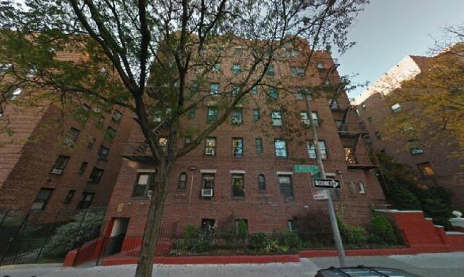 84-49 Elmhurst Avenue in Elmhurst, NY - Foto de edificio - Floor Plan