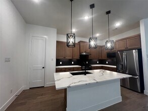 10923 Cres Spg Dr in Missouri City, TX - Foto de edificio - Building Photo