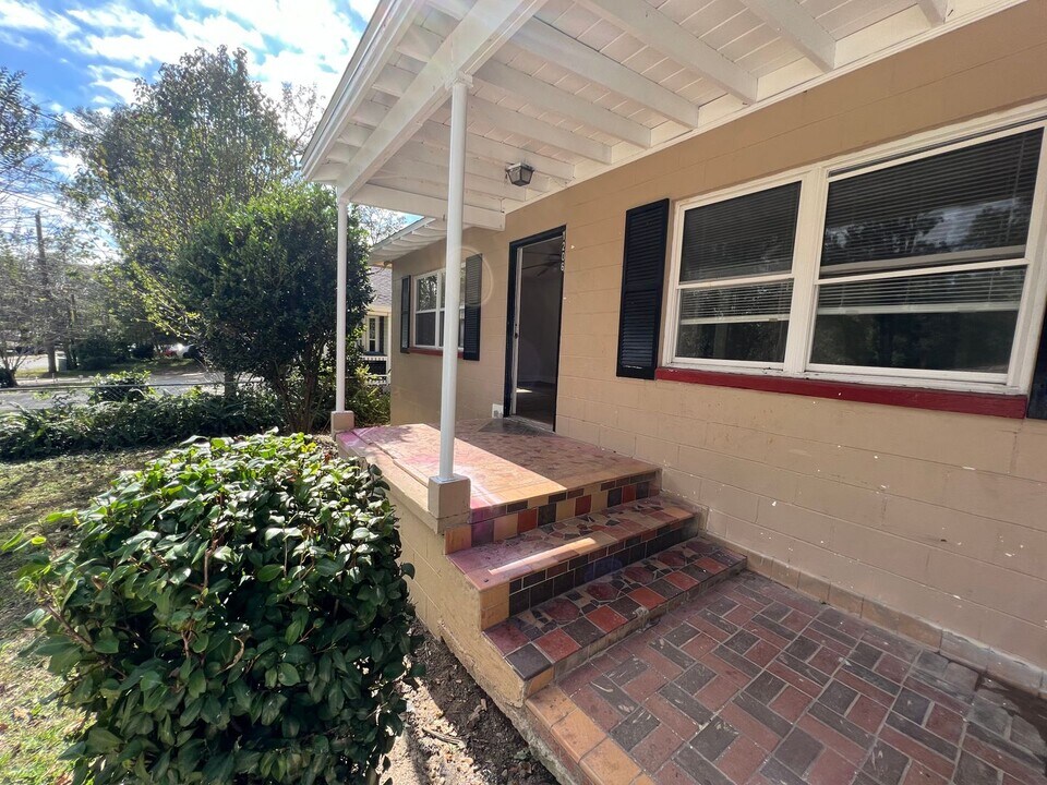 1206 Arkansas St in Tallahassee, FL - Building Photo
