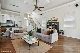 1119 N Wood St-Unit -3 in Chicago, IL - Building Photo - Building Photo