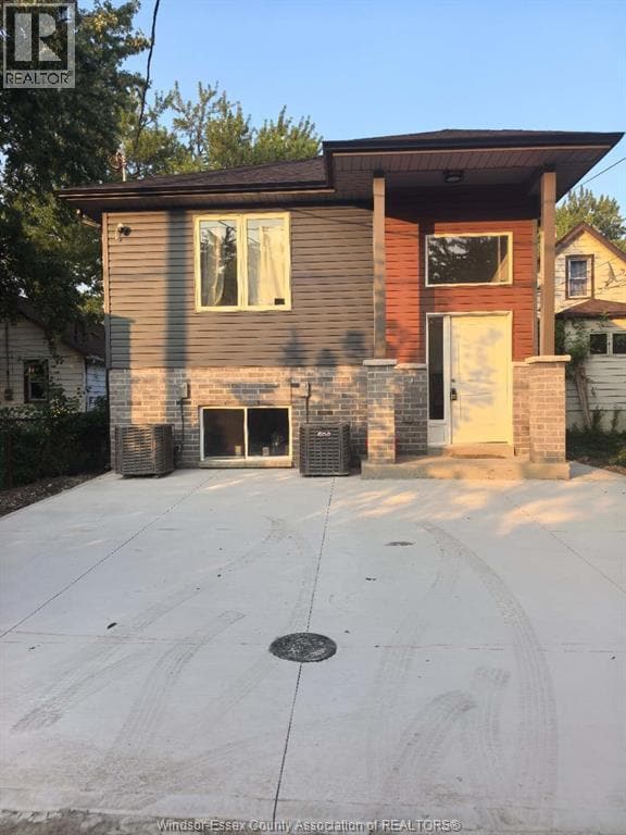 property at 907 McKay Ave