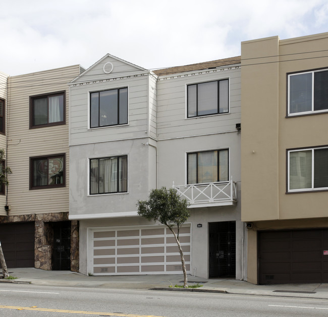 3951 Mission St in San Francisco, CA - Building Photo - Building Photo