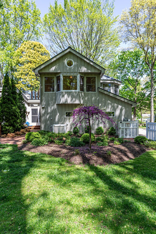 109 Murray St, Unit Studio in Norwalk, CT - Building Photo - Building Photo