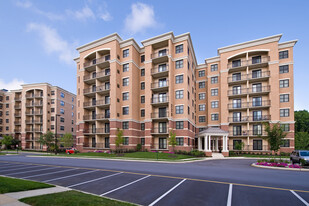 The Towers at Greenville Apartamentos