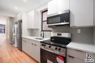 1731 Norman St in Queens, NY - Building Photo - Building Photo