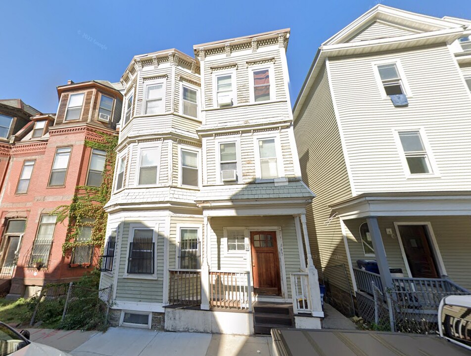 143 Hillside St, Unit 3 in Boston, MA - Building Photo